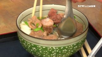 50元海鮮麵！蝦、花枝、魷魚全都有