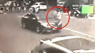 男毒癮發作抓狂！隨機攔車拿磚塊砸窗