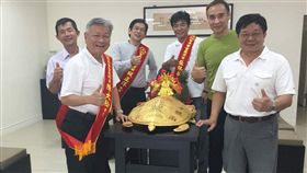 陳大松盼打造澎湖黃金島　賴峰偉表揚模範父親