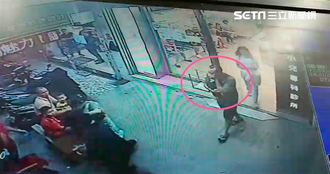 日籍男藝人涉虐嬰？診所送醫畫面曝光