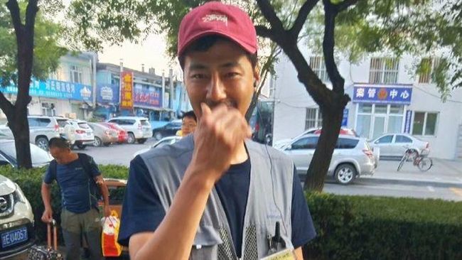 大長腿露餡！男神混入老人團被捕獲