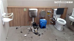 高雄,公廁,馬桶,鞭炮,炸毀,