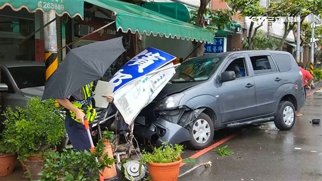 送貨爆胎釀禍　駕駛：明天要換輪胎說