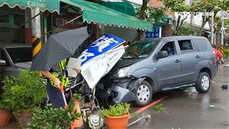 送貨爆胎釀禍　駕駛：明天要換輪胎說