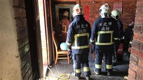 新北,鶯歌,汽油,縱火,自焚,介紹妹子,尋短,公共危險,毒品（圖／翻攝畫面）