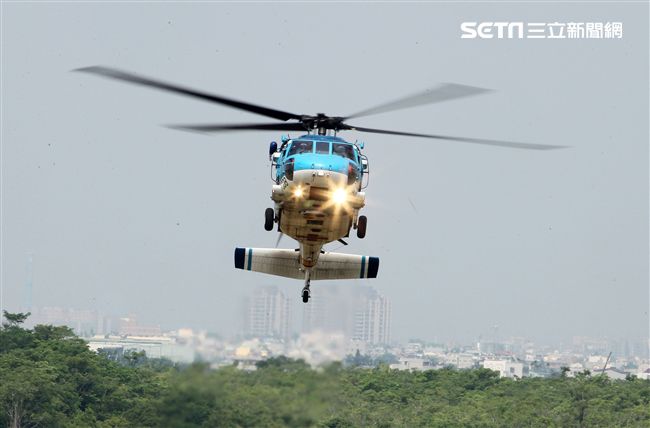 空軍嘉義基地營區開放「航空嘉年華」。（記者邱榮吉/攝影）