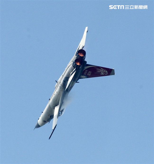 空軍嘉義基地營區開放「航空嘉年華」。（記者邱榮吉/攝影）