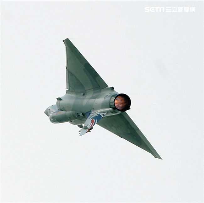 空軍嘉義基地營區開放「航空嘉年華」。（記者邱榮吉/攝影）