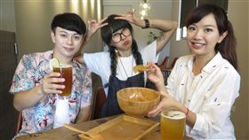 主持人與美麗店長合照