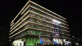 高雄,高雄市立圖書館總館,建築,豪華,PTT　圖／翻攝自PTT