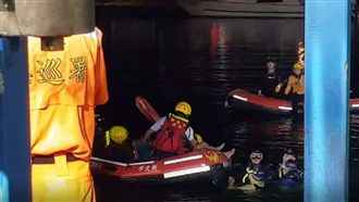 男疑吵架開車衝入海　女友目擊昏倒