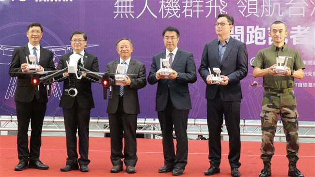 百架無人機群飛　台南創新市政管理