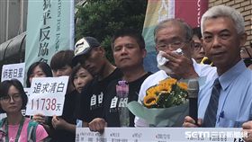 律師尤伯祥（右1）、蘇炳坤（右2）、陳龍綺（右3）、林金貴（右4），蘇炳坤再審，無罪，高院，刑事補償。潘千詩攝影