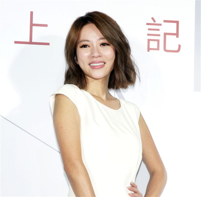 戲劇天后高宇蓁跨界保養品自創品牌「J.KAO」面膜，晉生頭家娘。（記者邱榮吉/攝影）