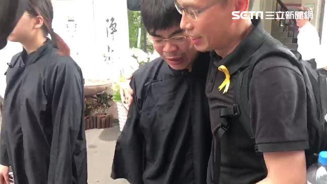 交大生今出殯　父淚憶託夢揭兒的孝心