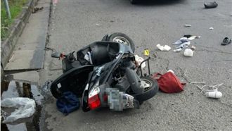 老翁慘遭曳引車輾斃　屍塊散落大馬路