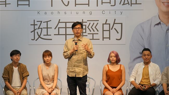 陳其邁推發言人　網驚：都是帥哥美女