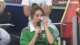 羅美玲提到爸媽忍不住哽咽落淚。（圖／中天提供）