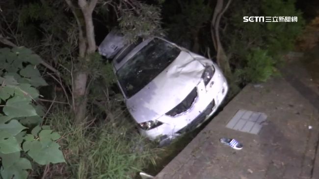 少年載友吃宵夜　2友未繫安全帶慘死