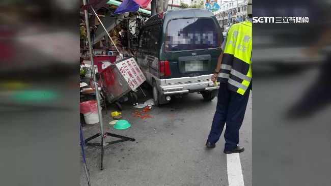 翁想買蚵嗲失控衝攤商　撞翻油鍋3傷