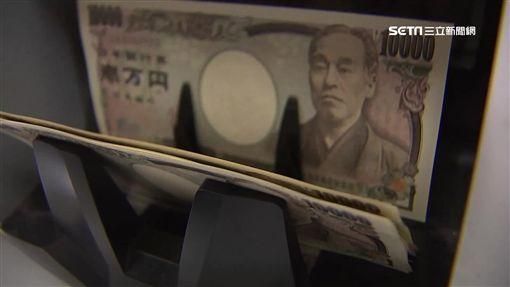日男聯誼放大絕　續攤坐正妹群中間