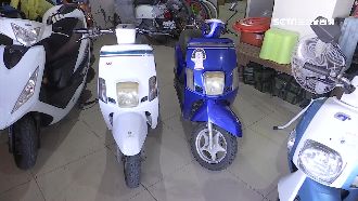 陸客撞壞車秒退房　業者吞萬元維修費