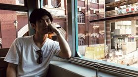 日本當紅男神三浦春馬正在香港會合長澤雅美。（圖／翻攝自IG）