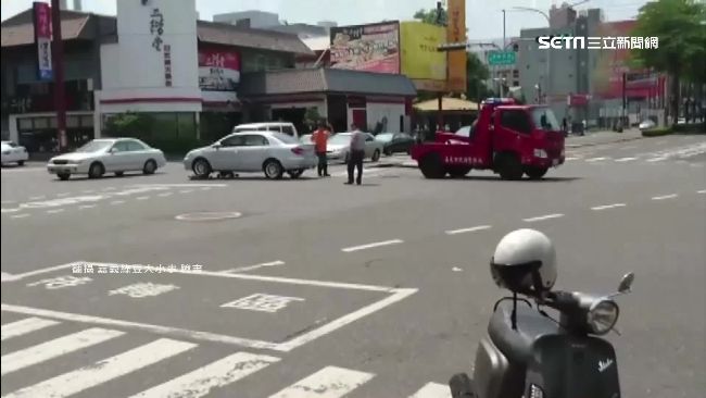 拖吊一半「車子滑走了」　民眾傻爆眼