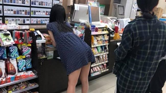 熟女櫃檯等收銀姿勢撩人　網：凍未條