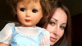 英國,蘇格蘭,安娜貝爾,洋娃娃,詭娃,百年,詭異,靈異,恐怖,鬼娃（圖／翻攝畫面）