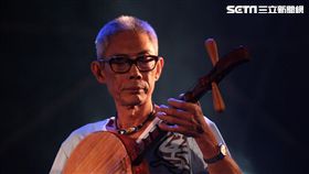 《海角七號》電影劇照,茂伯,范逸臣,應蔚民/果子電影提供