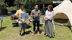 主持人雲爸與來賓露營達人Jimmy以及李宣開箱露營最有態度的風格好物。
露營達人Jimmy現場示範快速搭帳。
介紹戶外洗衣神器-洗酷包，教你如何在戶外快速洗衣。