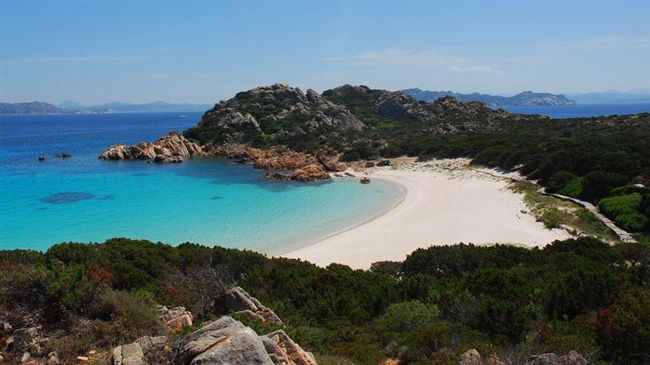 一小撮沙可罰十萬！遊客盜沙嚴重 義大利薩丁島祭出重罰 | 國際 | 三立新聞網 SETN.COM