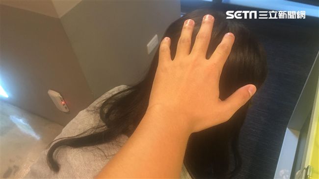 見國小女童落單　變態溜狗男伸手摸胸