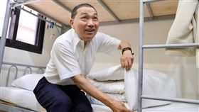 參訪青年旅館　侯友宜試躺床鋪國民黨新北市長參選人侯友宜（圖）17日參訪淡水區的青年旅館，並試躺二樓住宿區的床鋪。（侯友宜辦公室提供）中央社記者黃旭昇新北傳真　107年5月17日