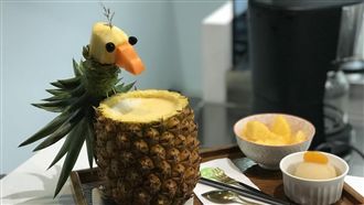 超浮誇！整顆水果變容器　造型超療癒