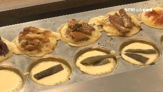 辣炒年糕泡麵+蒲燒鰻　鹹車輪餅超夯