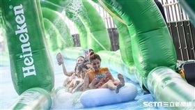 海尼根,城市滑水道。