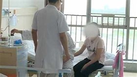 男嘿咻完累癱不動？妻不理睬2小時　延誤「腦中風」就醫
圖翻攝自看看新聞