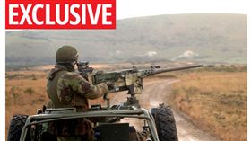 重機槍當狙擊槍　英SAS一槍擊斃2.4公里外IS(圖/翻攝自每日星報)