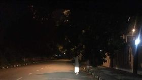 白衣女,鬼月,鬼門開,／翻攝自爆笑公社