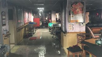 台北醫院大火9死　上月才過消防安檢