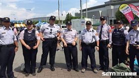 日本大叔扮台灣警察（圖／網友みん授權提供，未經同意請勿轉載）