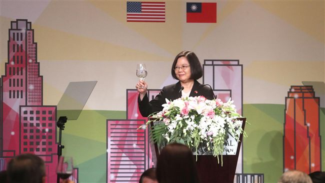 蔡英文赴洛杉磯演說：台經濟越來越好