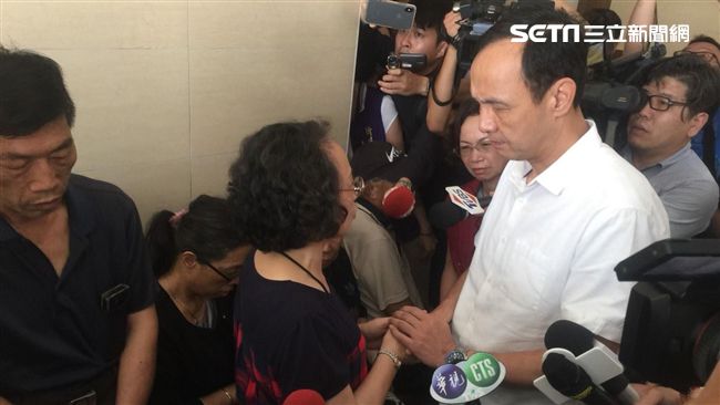 惡火9死報驗　朱立倫慰問罹難家屬
