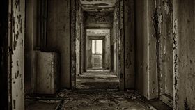 16:9
房子 老舊 詭異 廢棄 鬼月 出租 租房
圖／翻攝自pixabay
https://pixabay.com/photo-2662965/