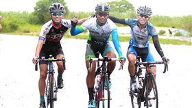 ▲DIZO林園車隊龔暉仁（中）。（圖／中華民國自由車提供）