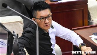 童仲彥供免費看板　同區議員嘲諷回應