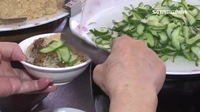 米糕搭配四神湯　鹽埕美食飄香71年