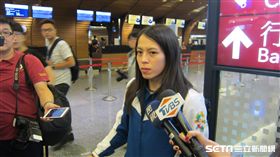 ▲舉重選手郭婞淳在桃園機場受訪。（圖／記者蕭保祥攝）
